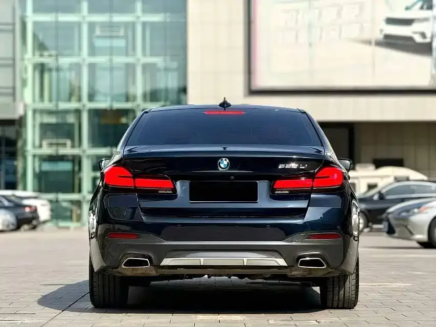 BMW BMW 5 Series 2022 525Li M Sport Package — Фото автомобиля 14