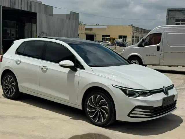 Volkswagen Golf — Фото автомобиля 2