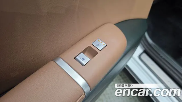 Hyundai Grandeur GN7 — Фото автомобиля 30