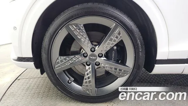 Genesis GV70 2.5T Бензин AWD — Фото автомобиля 4