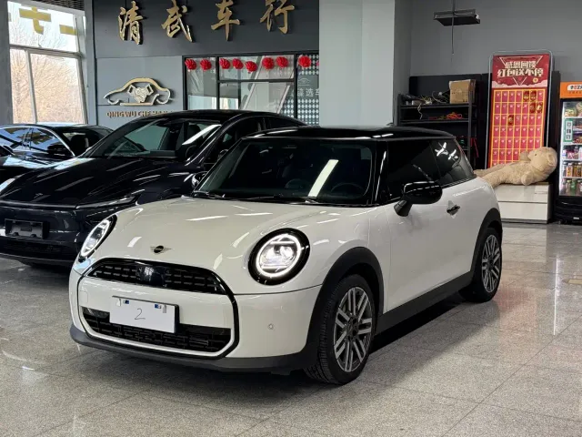 Фотография автомобиля — MINI Hatch