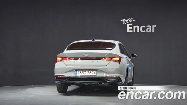 Hyundai Avante CN7 — Фото автомобиля 4