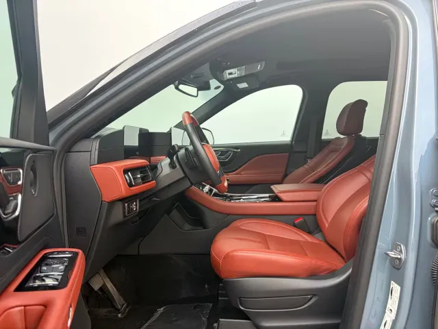 Lincoln Aviator — Фото автомобиля 12
