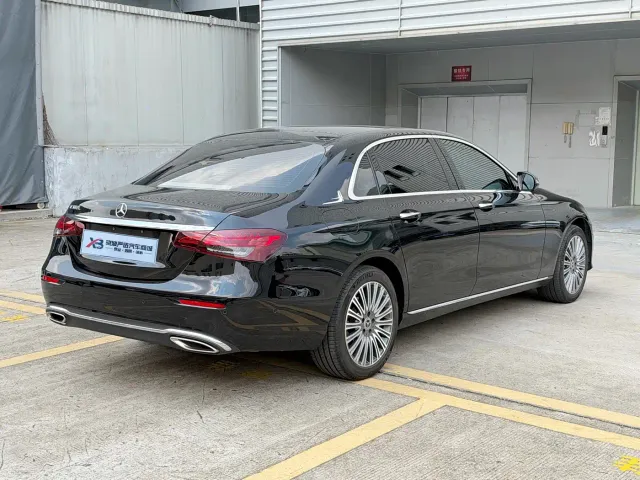 Mercedes-Benz E-Class — Фото автомобиля 6