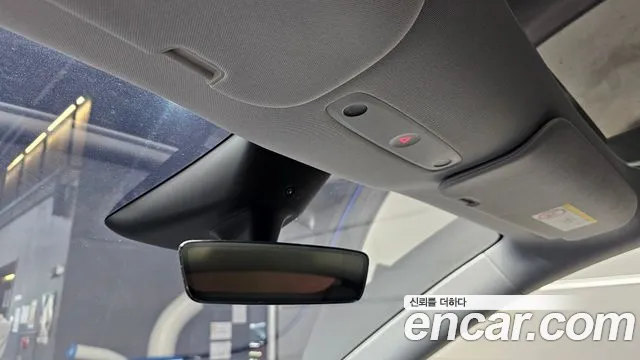 Tesla Model Y — Фото автомобиля 29