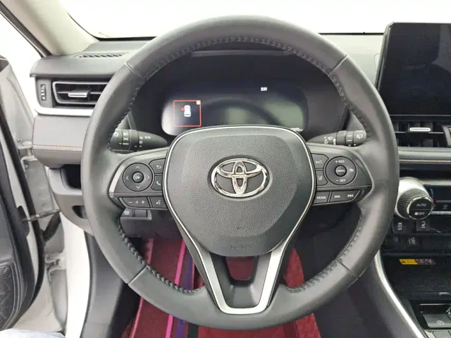 Toyota RAV4 — Фото автомобиля 12