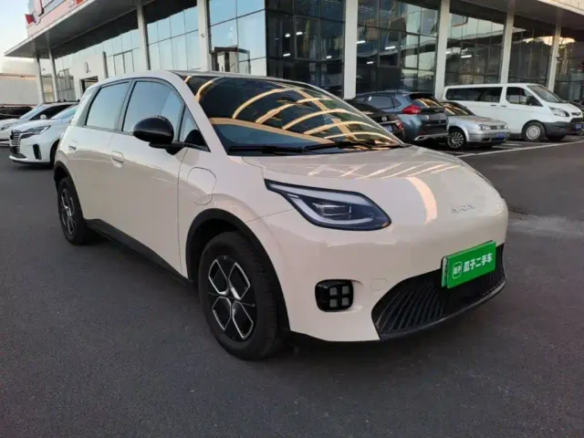 GAC Aion UT — Фото автомобиля 3