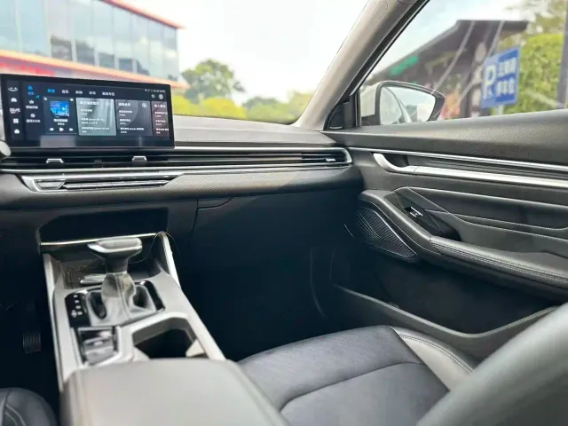 Geely Emgrand — Фото автомобиля 11