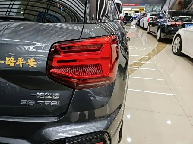 Audi Q2L — Фото автомобиля 7