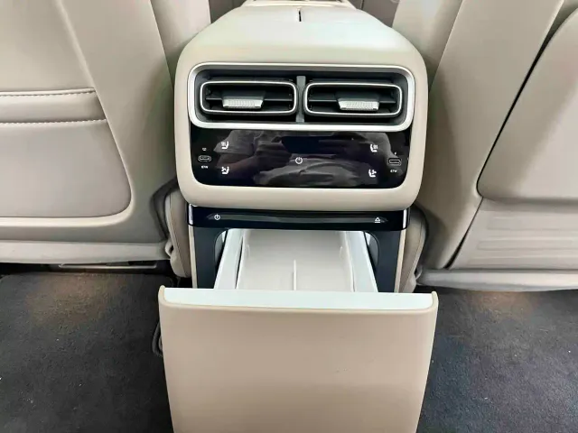 Li Auto i6 — Фото автомобиля 16