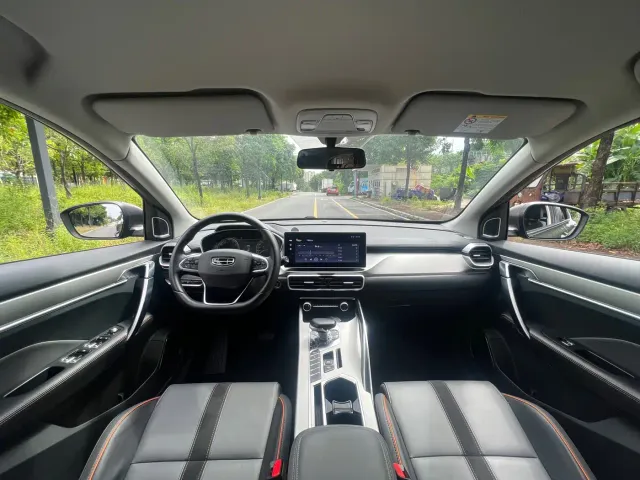 Geely Binyue — Фото автомобиля 5