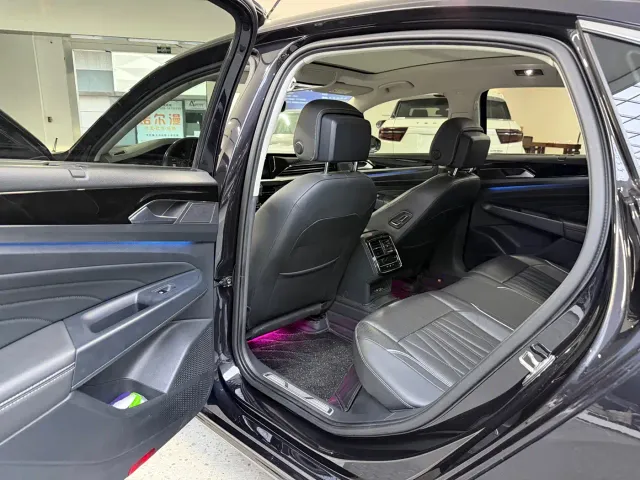 Volkswagen Passat — Фото автомобиля 8