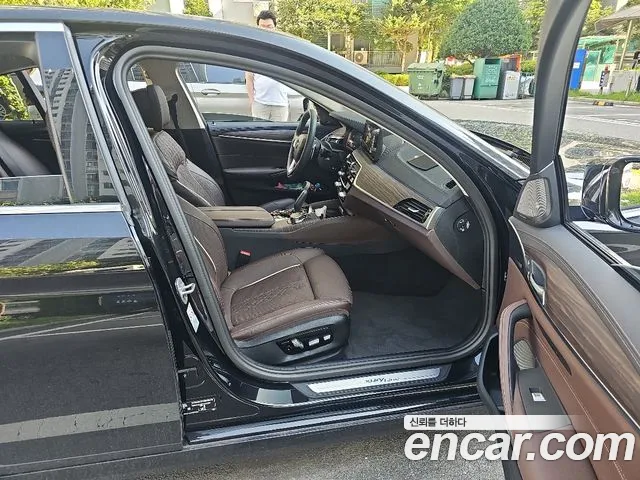BMW 5-Series 5 серия (G30) 530i xDrive Luxury — Фото автомобиля 17