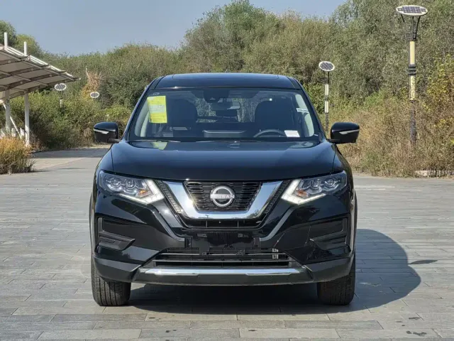 Nissan X-Trail — Фото автомобиля 2