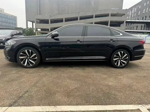 Volkswagen Passat — Фото автомобиля 4