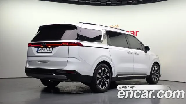 Kia Canival Carnival 4 поколение Дизель 9 мест Signature — Фото автомобиля 2