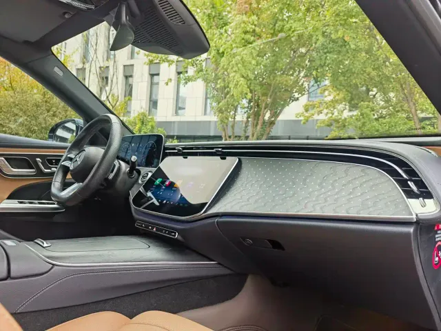 Mercedes-Benz E-Class — Фото автомобиля 13
