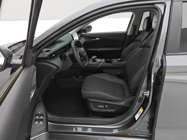 Changan Qiyuan A05 — Фото автомобиля 9