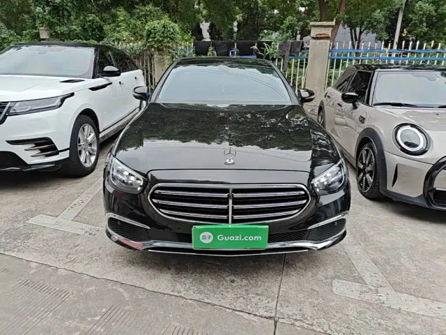 Mercedes-Benz E-Class — Фото автомобиля 2