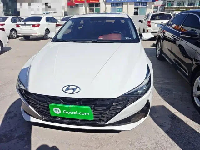 Hyundai Elantra — Фото автомобиля 2
