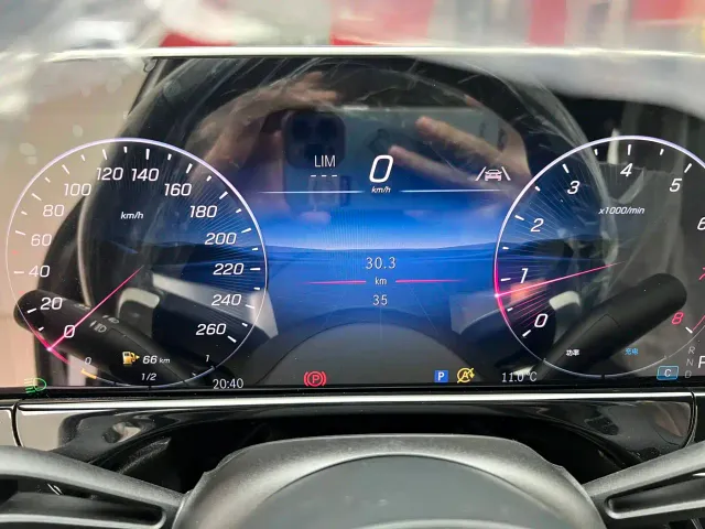 Mercedes-Benz E-Class — Фото автомобиля 4