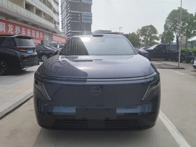 Nissan NX8 — Фото автомобиля 2