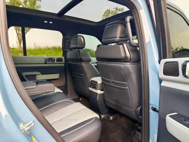BYD FangChengBao Leopard 5 — Фото автомобиля 13