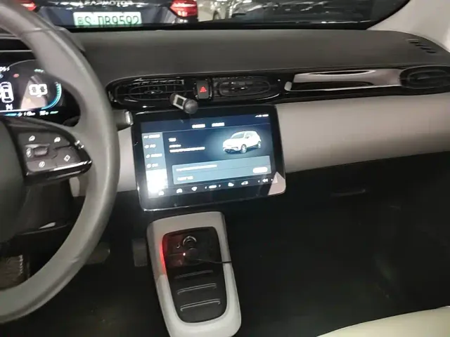 Leapmotor T03 — Фото автомобиля 12