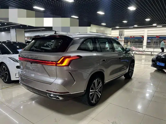 Roewe RX9 — Фото автомобиля 9