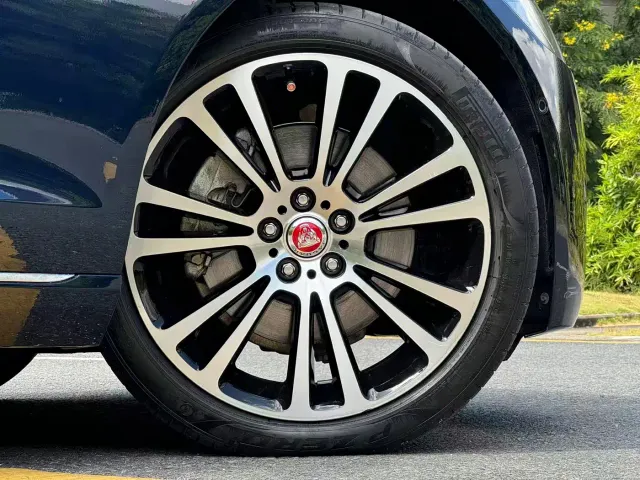 Jaguar XFL — Фото автомобиля 19
