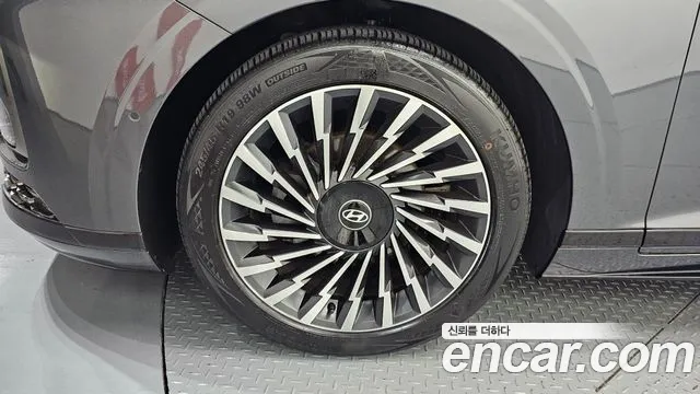 Hyundai Grandeur GN7 — Фото автомобиля 5