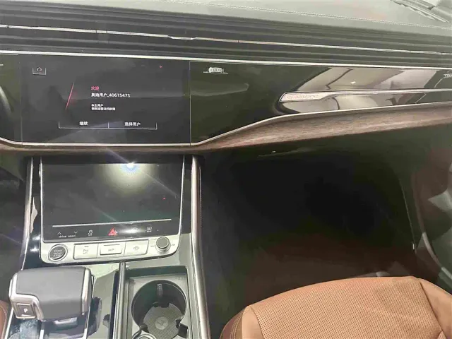 Audi Q7 — Фото автомобиля 7