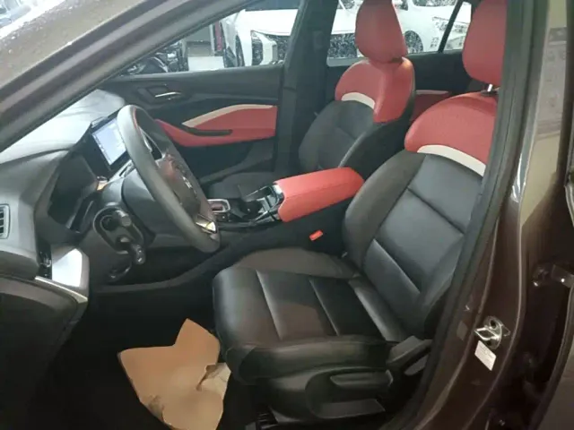 MG MG5 2022 180DVVT CVT Youth Luxury Edition — Фото автомобиля 14