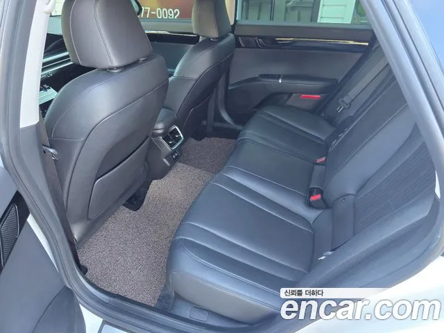 Hyundai Grandeur GN7 — Фото автомобиля 12
