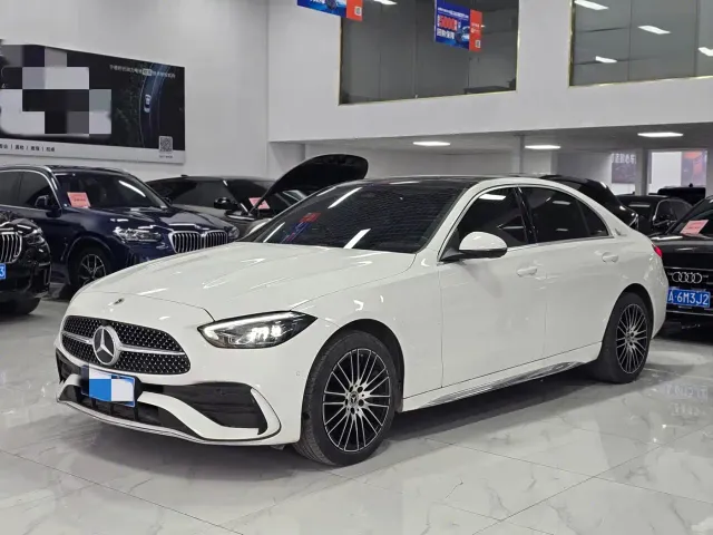 Фотография автомобиля — Mercedes-Benz C-Class