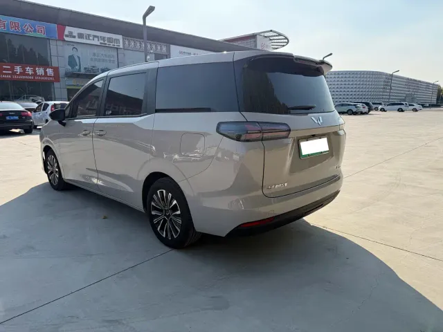 Wuling Starlight 730 — Фото автомобиля 4
