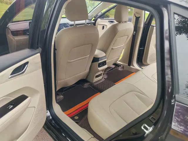 Wuling Starlight — Фото автомобиля 13