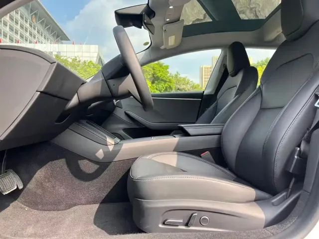 Tesla Model 3 — Фото автомобиля 13