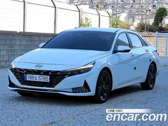 Hyundai Avante CN7 — Фото автомобиля 2