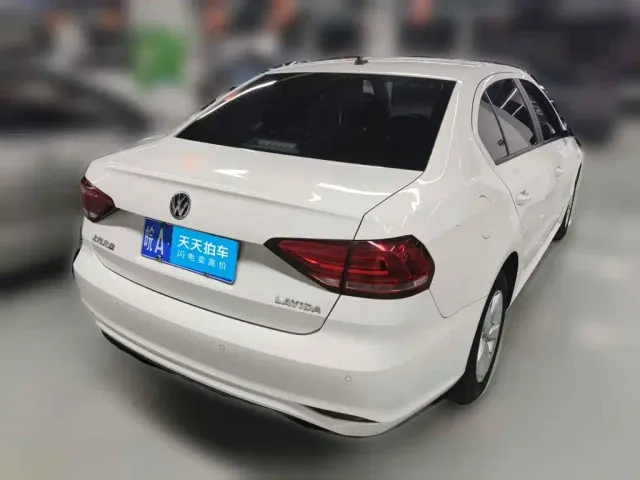 Volkswagen Lavida — Фото автомобиля 2