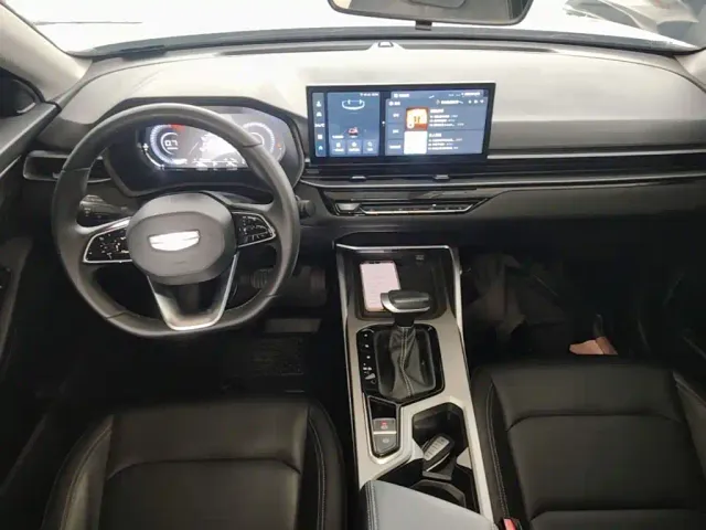 Geely Emgrand — Фото автомобиля 9