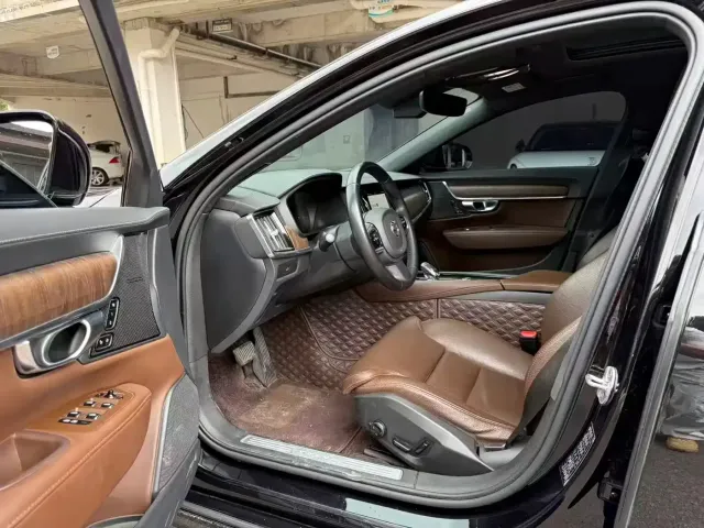 Volvo S90 — Фото автомобиля 6