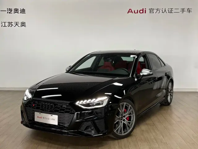 Фотография автомобиля — Audi S4