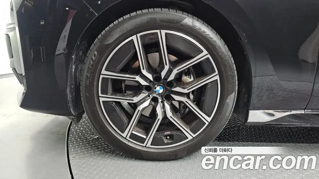 BMW 7-Series — Фото автомобиля 5