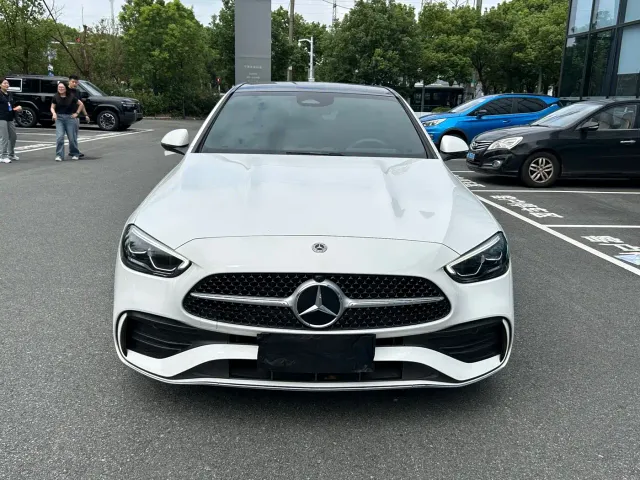 Фотография автомобиля — Mercedes-Benz C-Class
