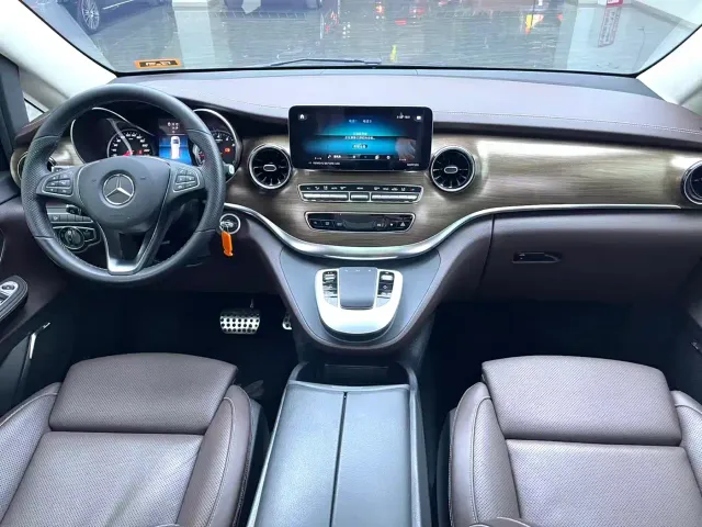 Mercedes-Benz V-Class — Фото автомобиля 13