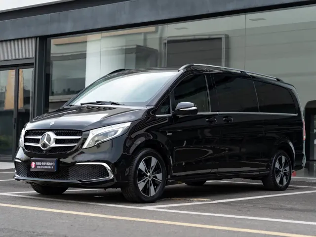 Фотография автомобиля — Mercedes-Benz V-Class