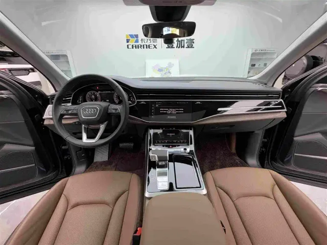 Audi Q7 — Фото автомобиля 11