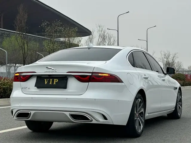 Jaguar XFL — Фото автомобиля 11