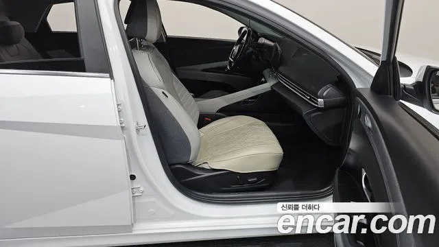 Hyundai Avante CN7 — Фото автомобиля 11